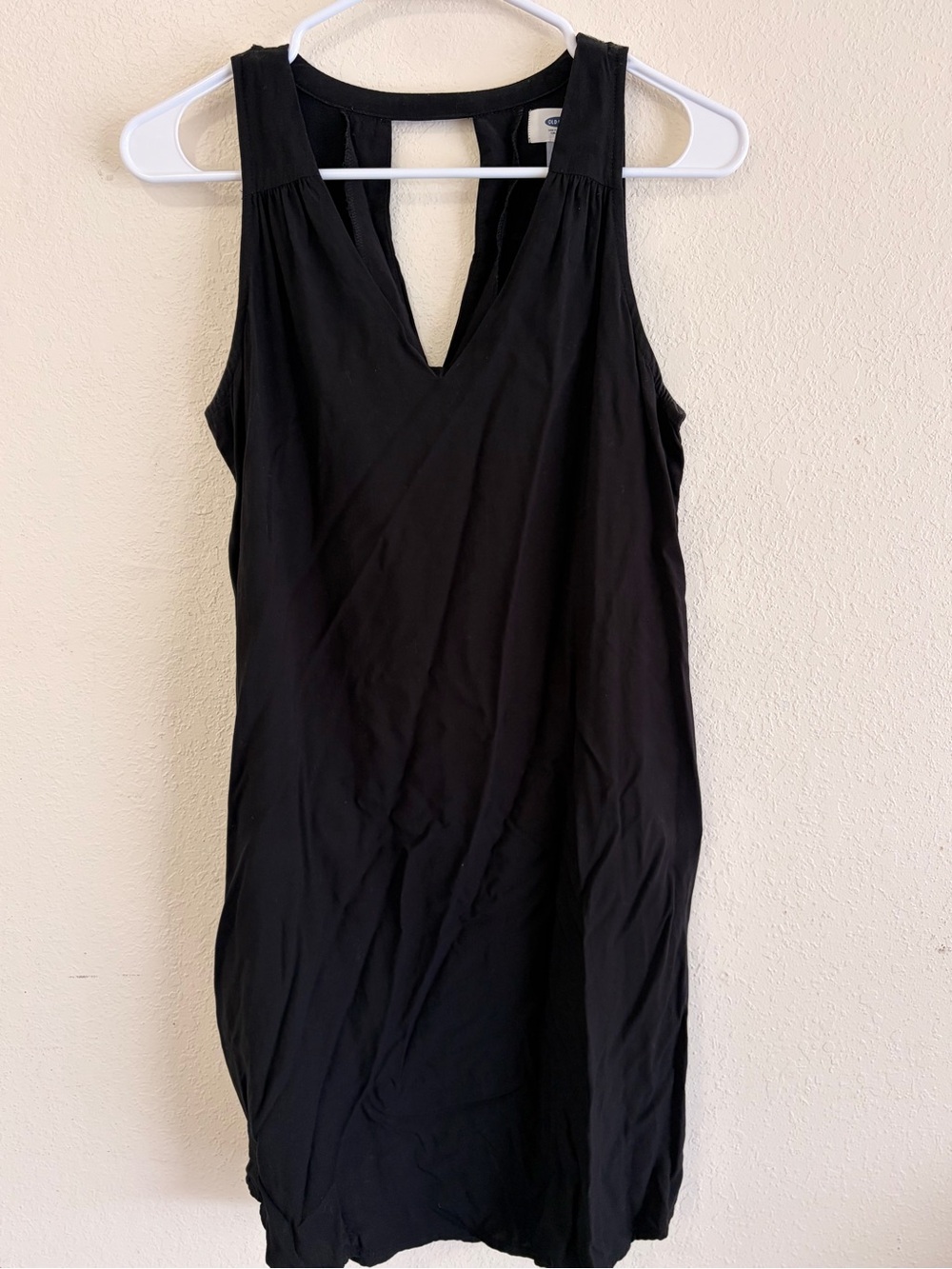 Old Navy Black Sleeveless V-Neck Shift Mini Dress